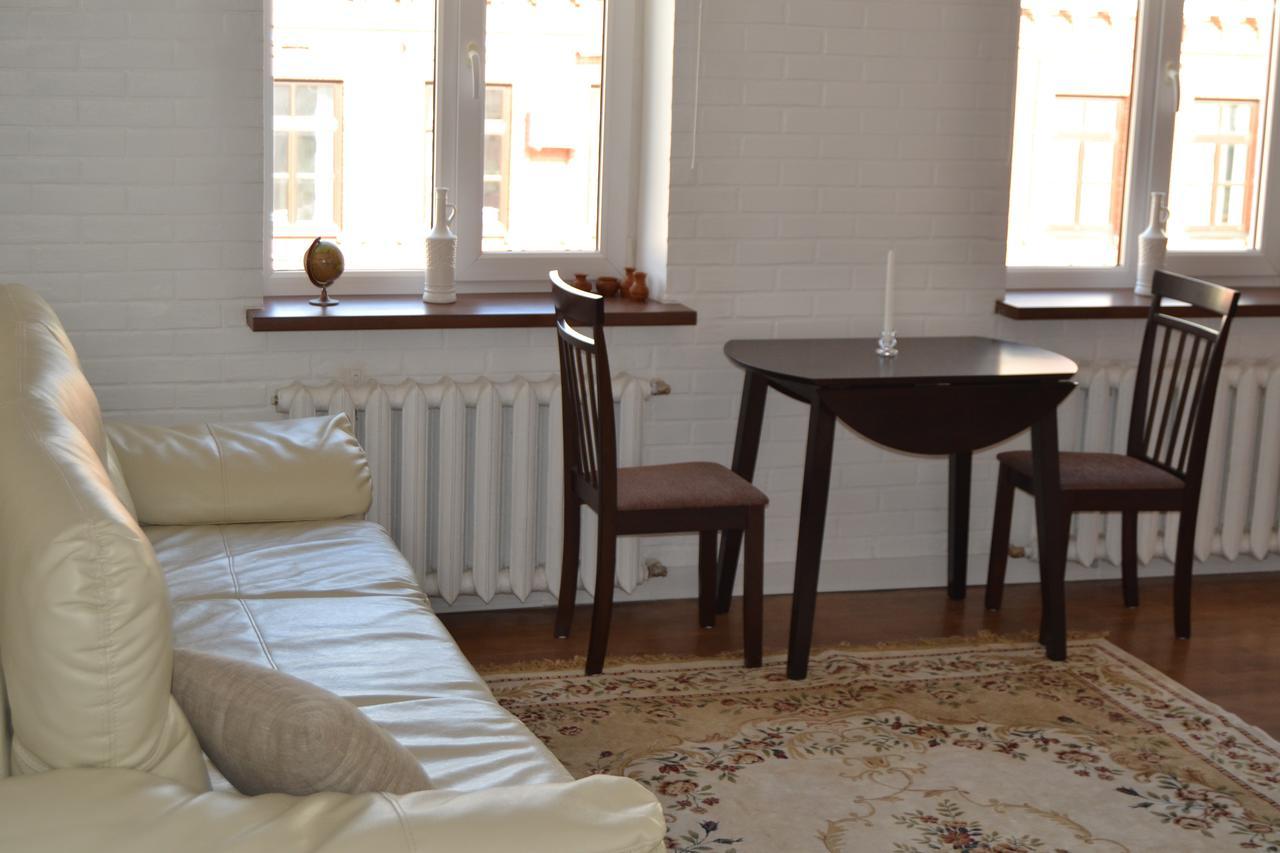 Vladimirskie Apartamenty In Center Of Brest Exterior foto